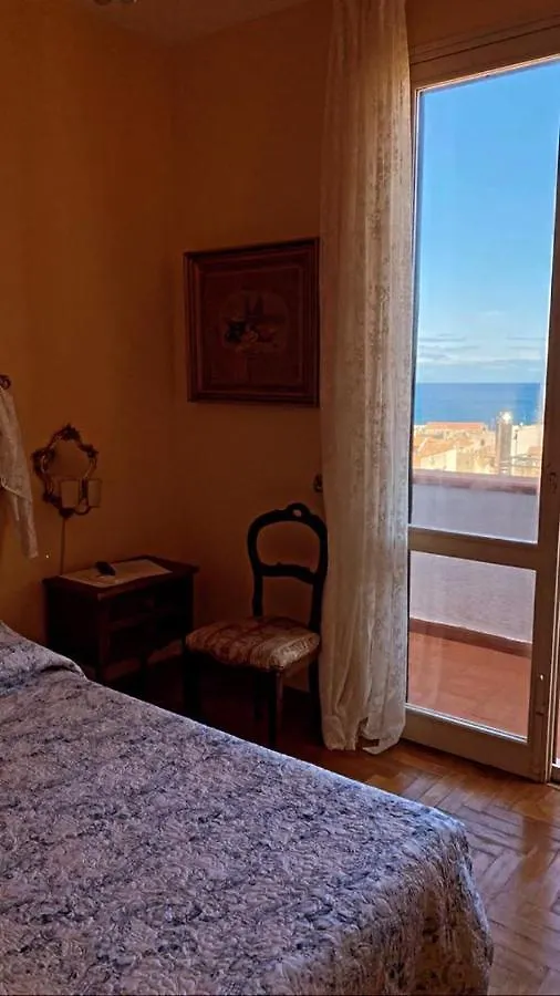 Bed and Breakfast Il Pino E La Rosa Чефалу
