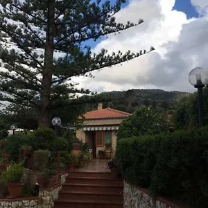 Stanza In Con Giardino Vista Mare Bed & Breakfast