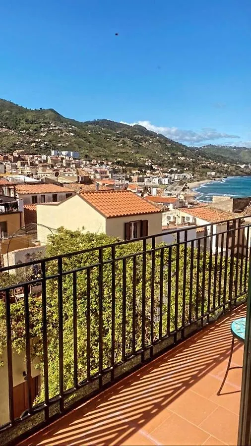 Bed & Breakfast Il pino e la rosa Bed and Breakfast Cefalù